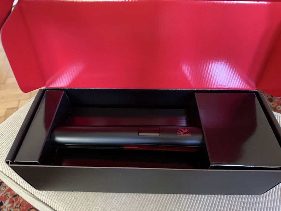 Vand placa de par Wella Professionals Pro Straight noua