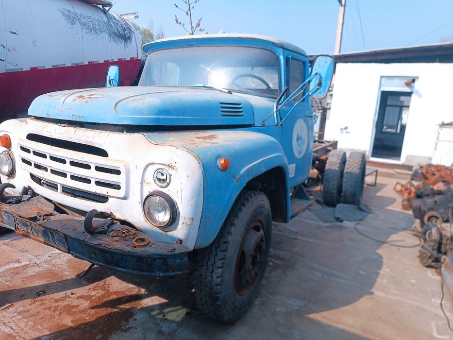 Zil Sotiladi. Furgon