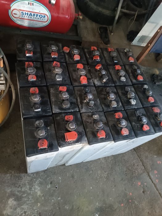 Принимаем аккумулятор ( АКБ)