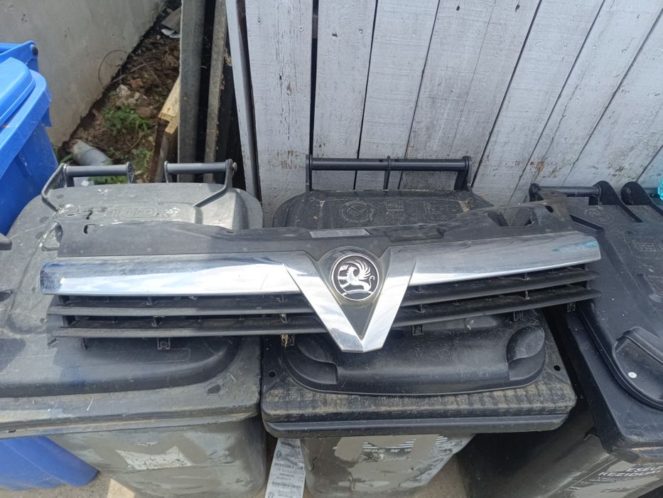 Grila bara fata Opel Astra h an 2007