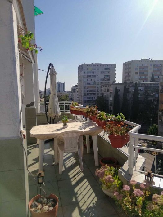 Продава се Двустаен апартамент в Стара Загора, Център - 65 кв.м за 1000 €/кв.м - Снимка #2