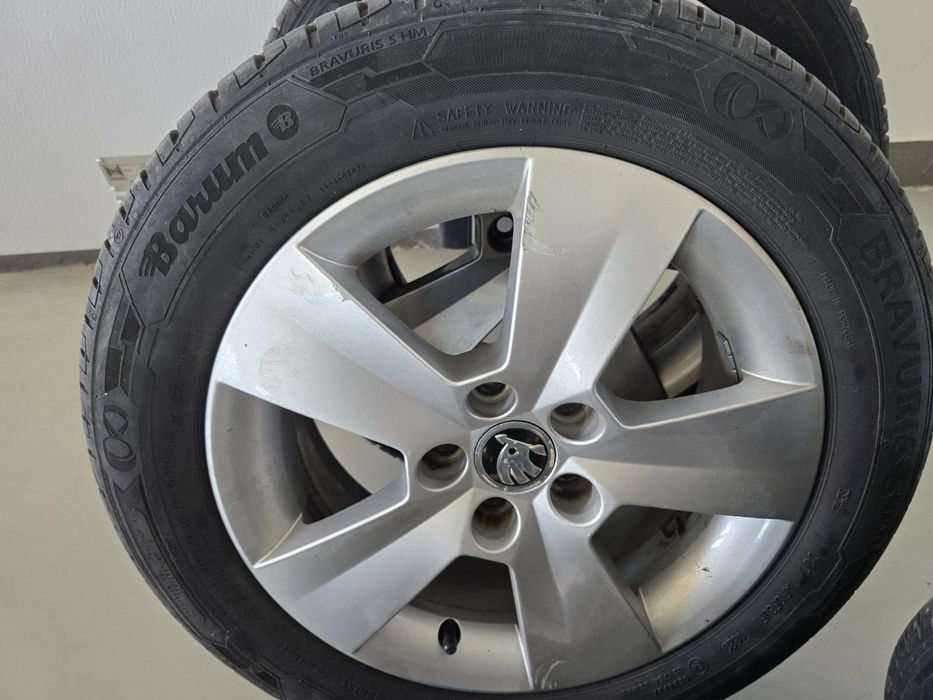 4 бр. Гуми Barum 185/60 R15 84H с алуминиеви лети джанти Skoda
