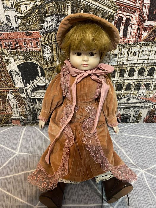 Кукла антикварная