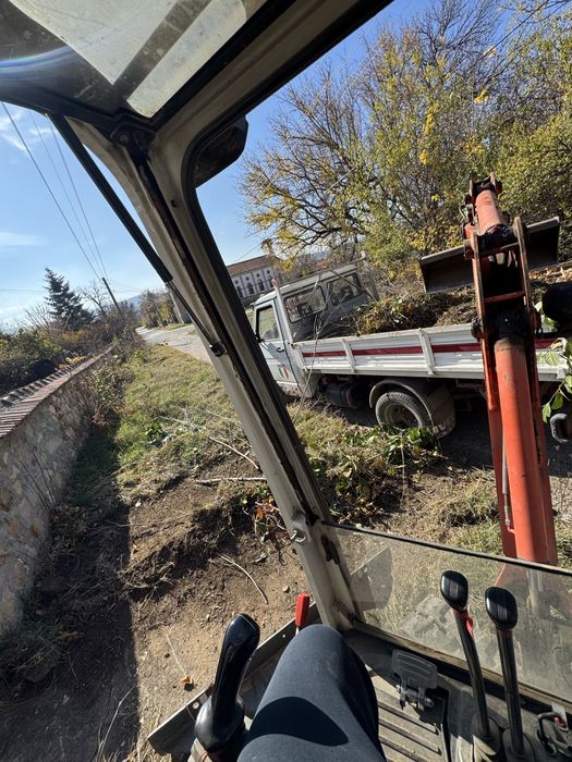 Услуги с Мини Багер,Бобкат,Тристранен самосвал,Пътна помощ.