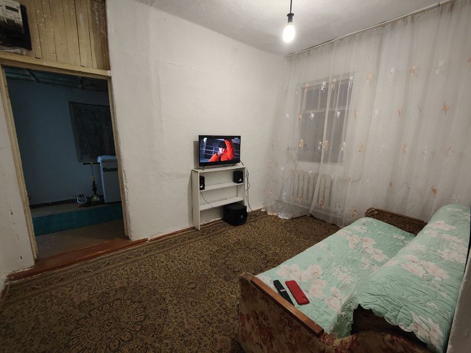 Hovli uy sotiladi 8sotu