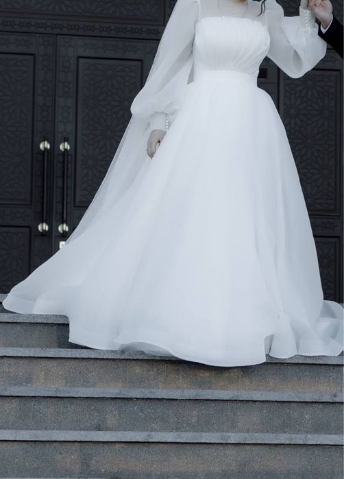 Продается свадебное платье с корсетом