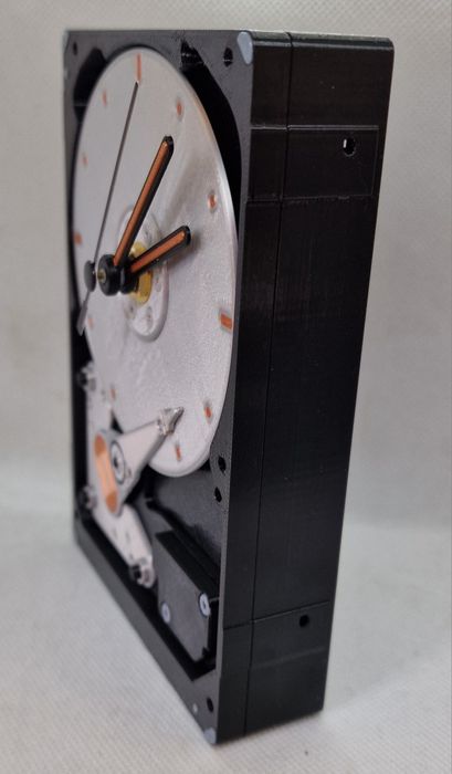 Vand ceas birou HDD printat 3D