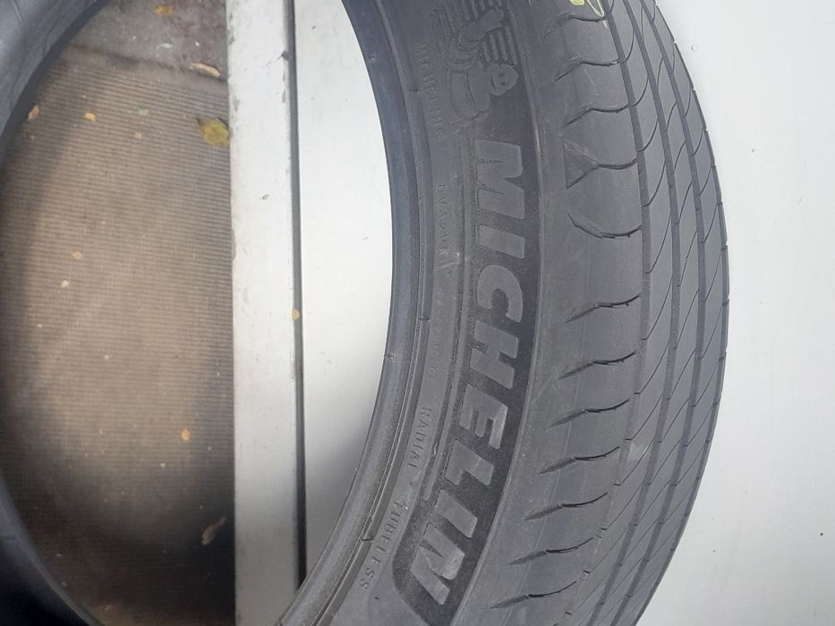 O anvelopă de vară MICHELIN  255 /40 R18