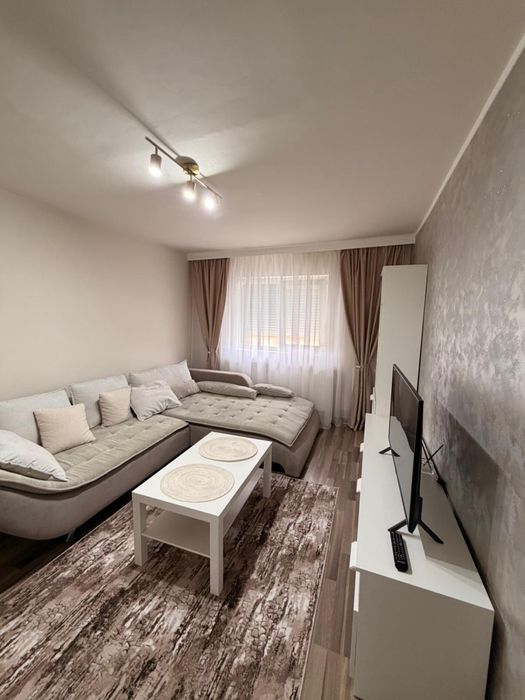 Apartament 3 camere, et.4 Micro 4