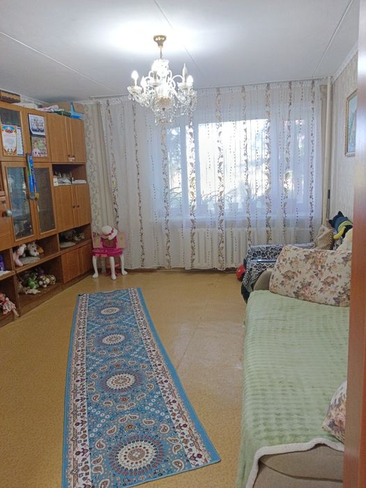 Продам 2 х комн, 5-8, 1 этаж.