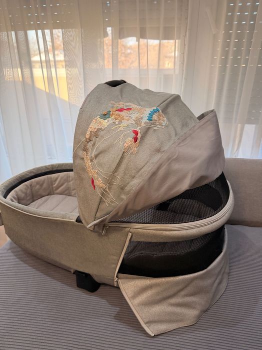 Cybex Priam Koi кош за новородено