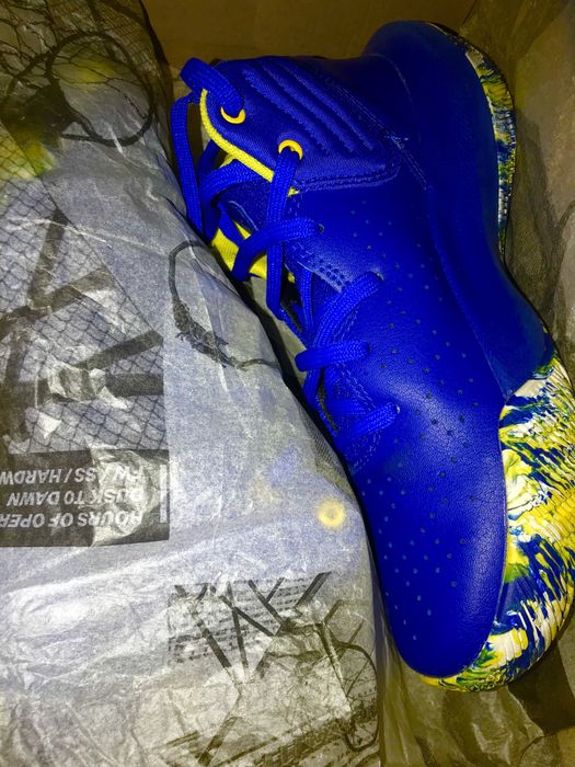 Adidași nr. 38 / Pantofi de baschet pentru copii Under Armour