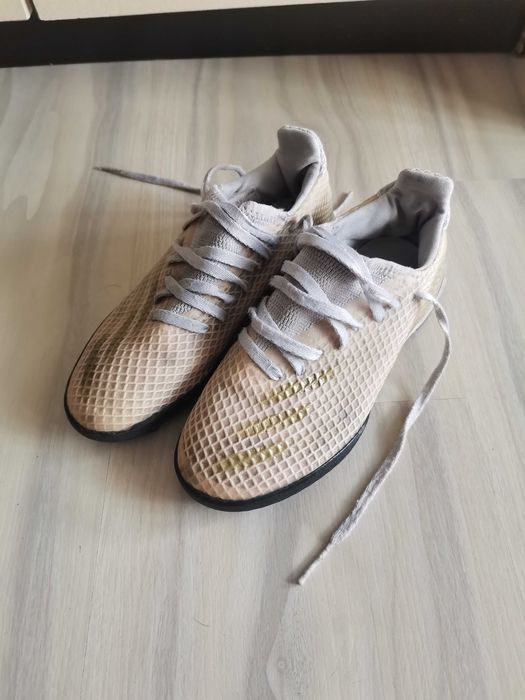 Футболни обувки Адидас