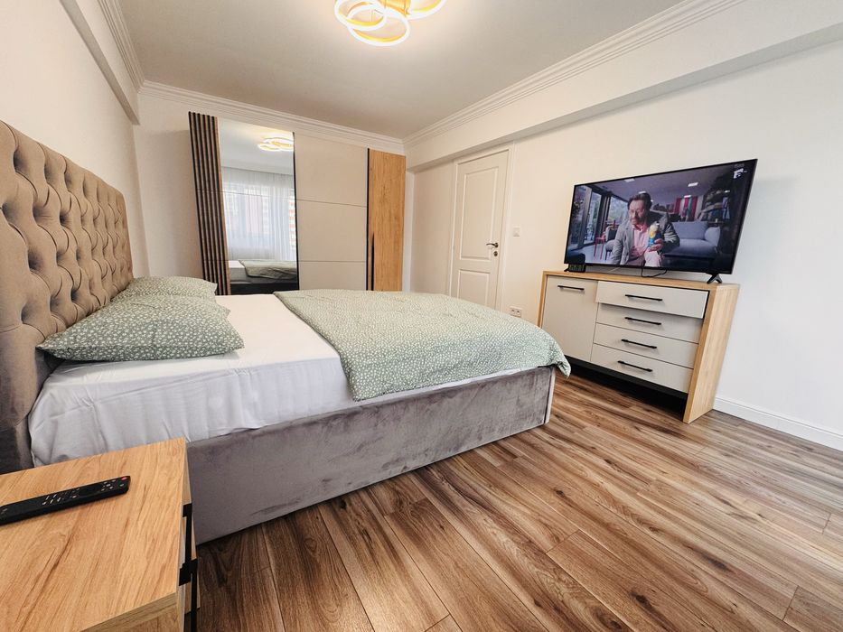 Ap cu 1 cameră, terasă spre Parcul Mara, prima inchiriere