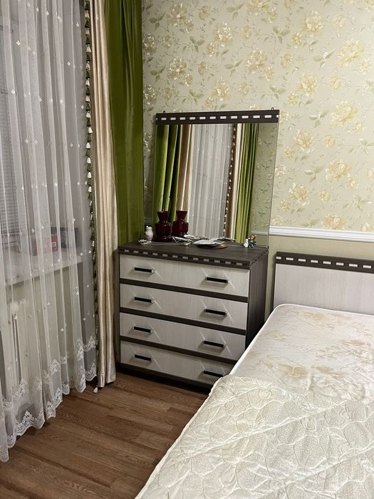 Продам спальный гарнитур