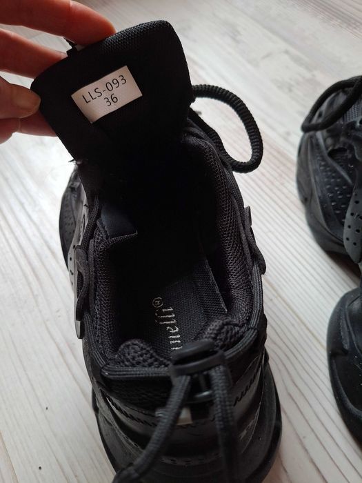 Дамски черни маратонки