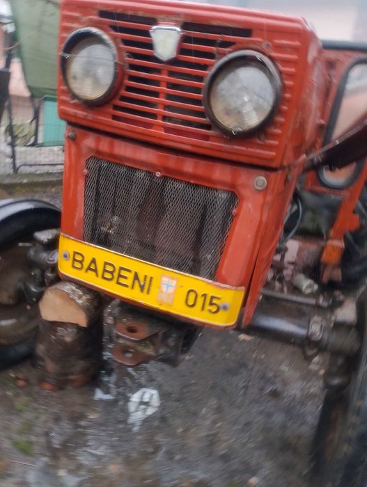 Vand Tractor UTB U445