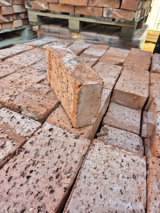 Продам кирпичи для строительства