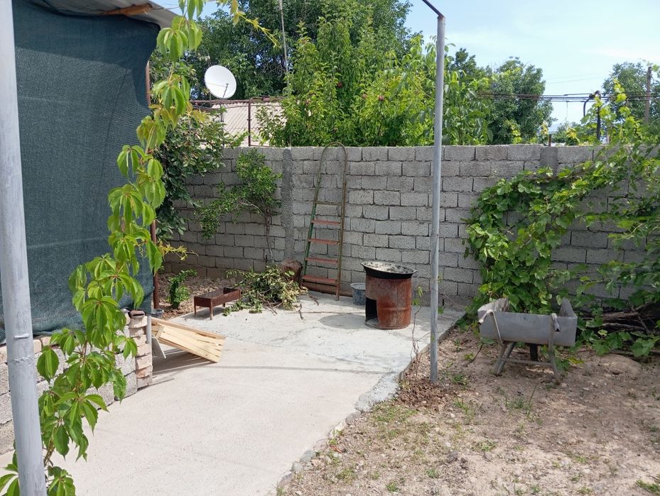 Dacha sotiladi srochna 4sotix kadastiri bor
