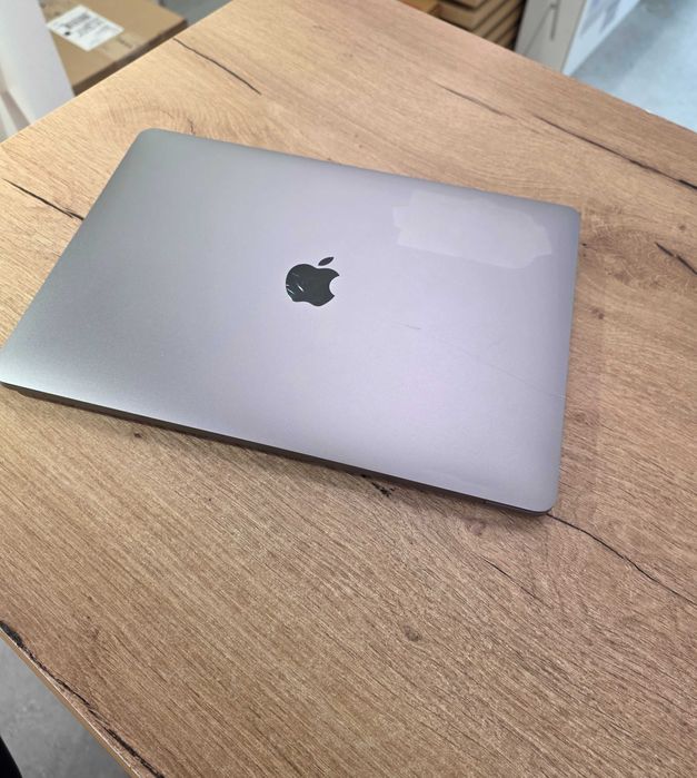 MacBook Pro 13 M1 16GB RAM 512GB SSD – 2020 – 84% baterie