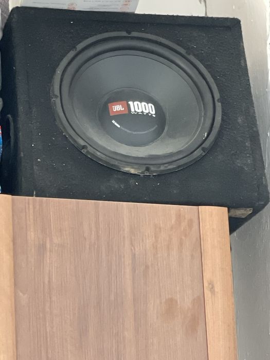 Продается сабвуфер оригинальная сборка