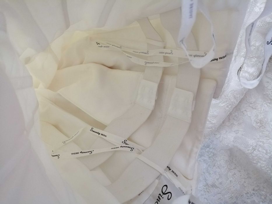 Сватбена рокля Sincerity Bridal р-р L-XL - цвят слонова кост