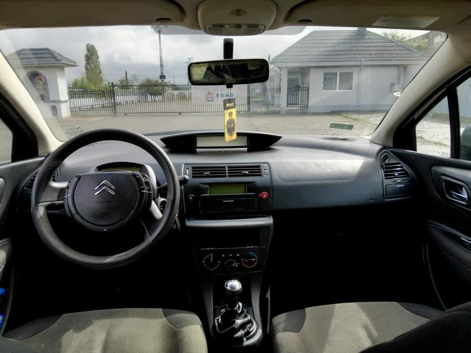 Dezmembrez Citroen c4 1.4i 1.6d