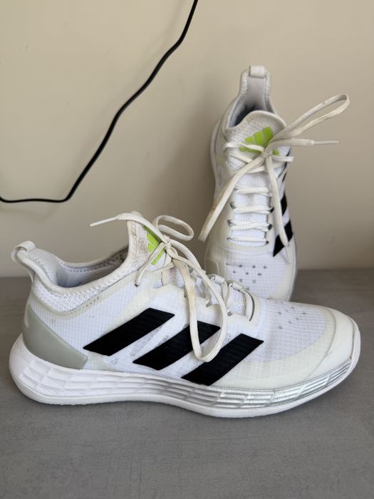 Обувки Adidas!Използва ни за тренировки,супер удобно но си купих нови!Съвсъм малко съм ги носила!