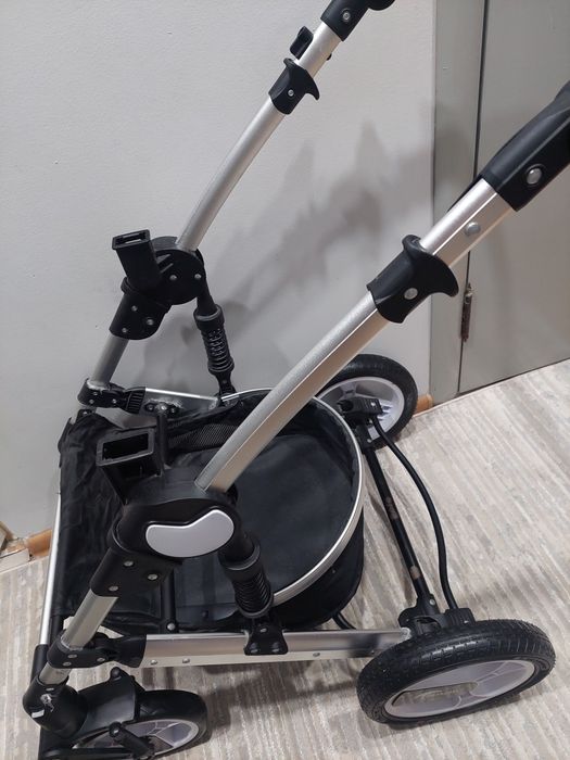 Продается детская коляска б/у