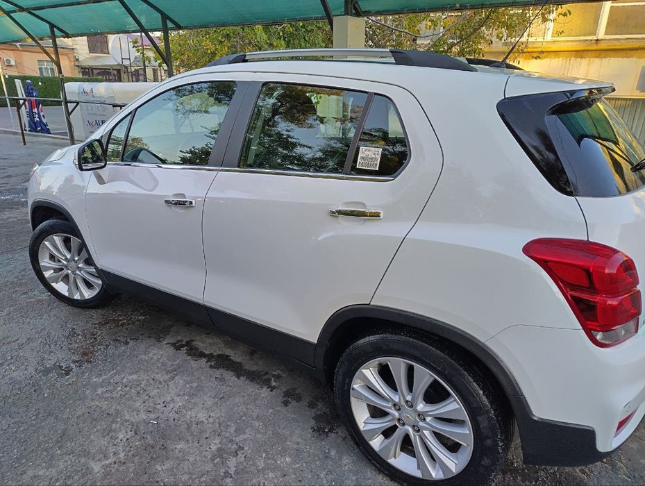 Автомобиль TRACKER PREMIER - 1