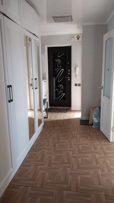 Продам 3-х комн кв в 7-25 кирпичная высотка 4 этаж высотка - Daha fazla