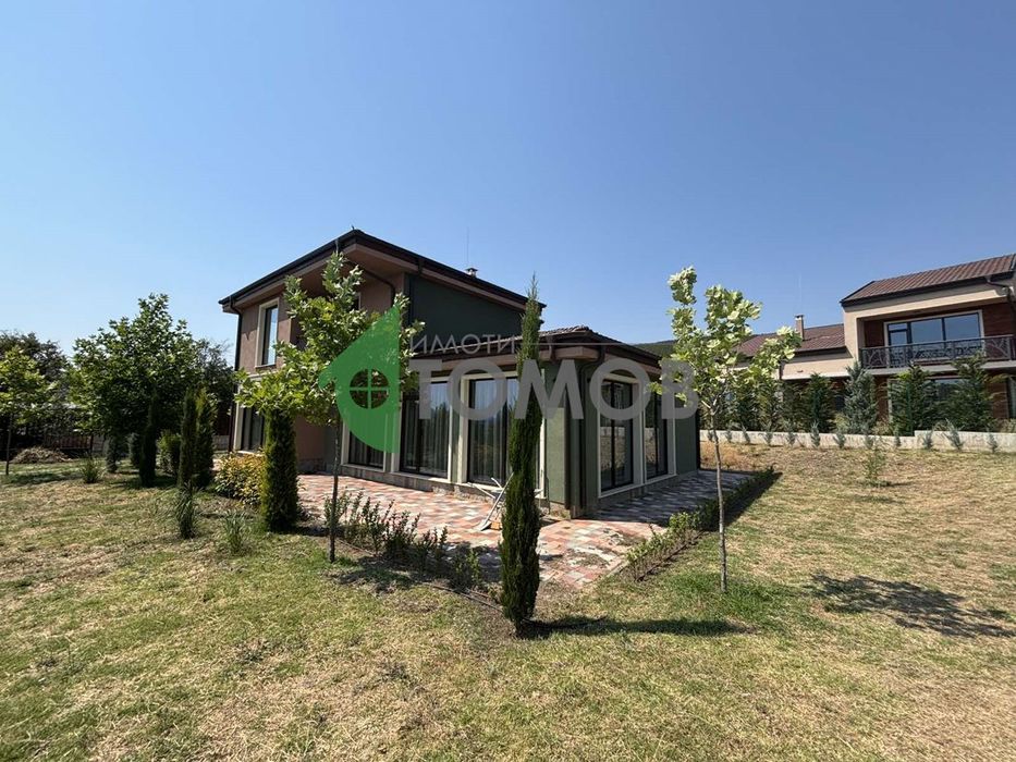 Бутикова двуетажна къща в близост до Стара Загора