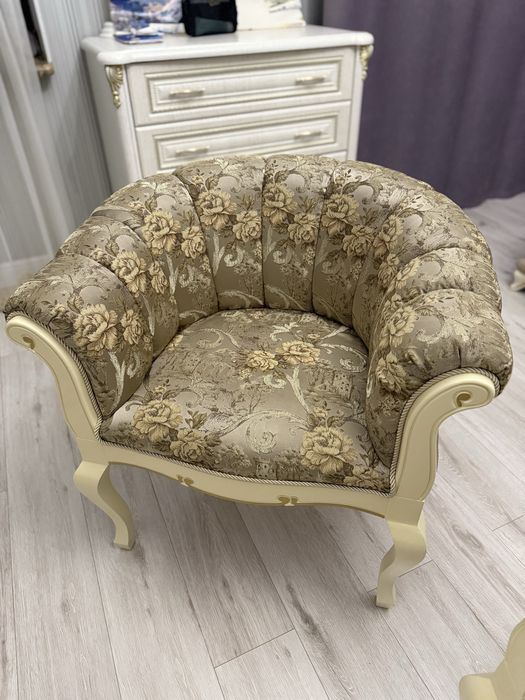 Кресла почти новые