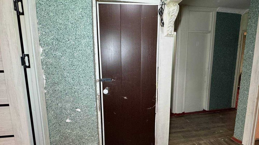 Киргили Гулшан магазини 2 қаватда 2 хонали квартира сотилади. ID: 1467