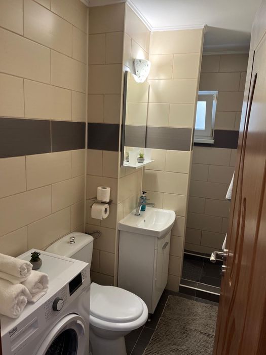 Închiriez apartament cu 2 camere, situat în cartierul Tudor, zona Dacia