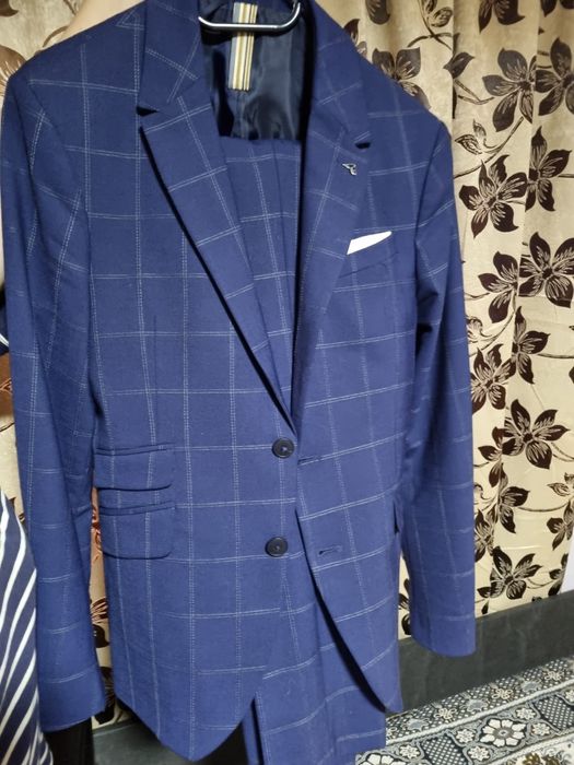 Vand costum și sacouri noi!