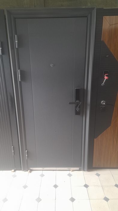 Temir Eshiklar dom i uchaskalar uchunturida qarab tugri sikladdan