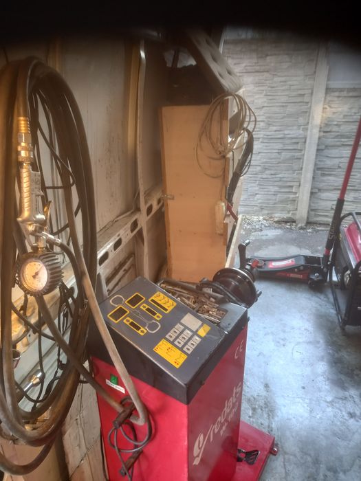 Vand vulcanizare mobila 8800 de euro