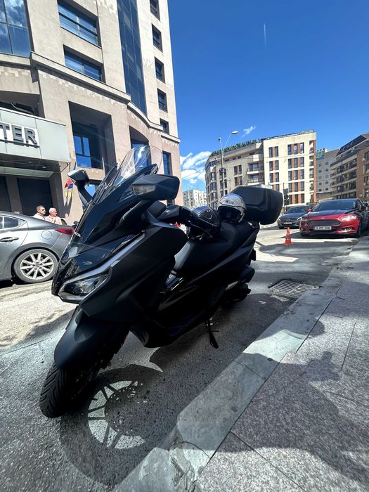 Honda Forza 125 (2026) – Doar 2.200 km – Ca Nouă – Garanție – Smart Top Box