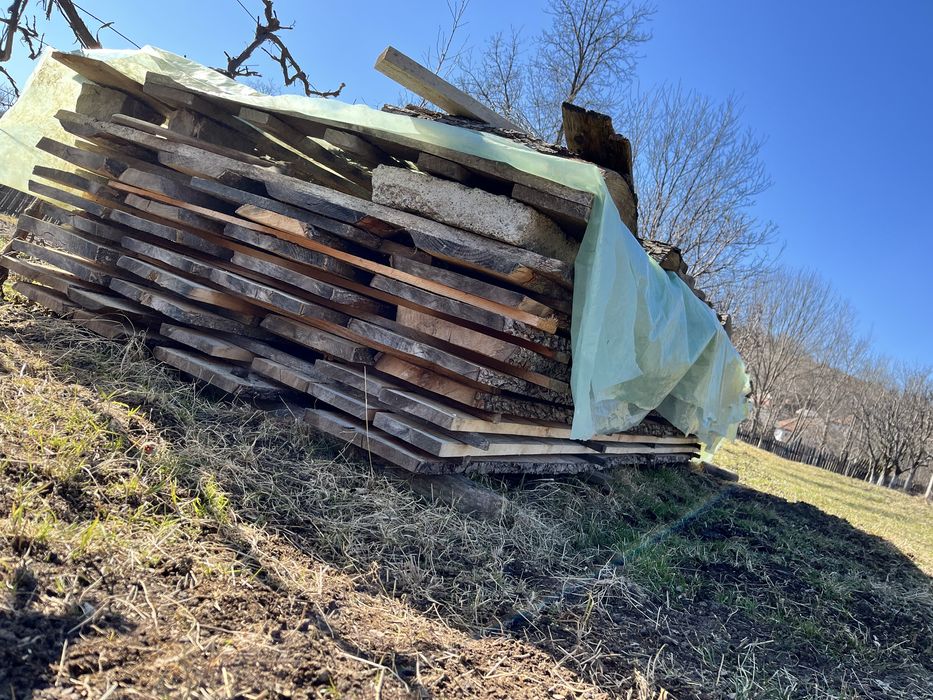 Vând cherestea de frasin și arin