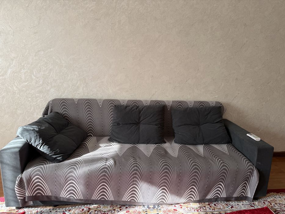 Продается диван в хорошем состояний