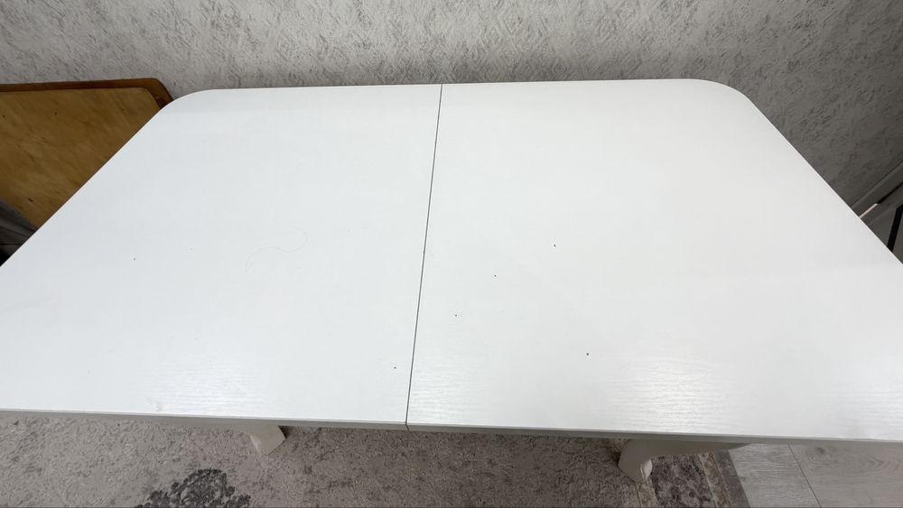 Продам стол кухонный .