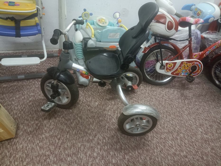 Детски и бебешки аксесоари и играчки.