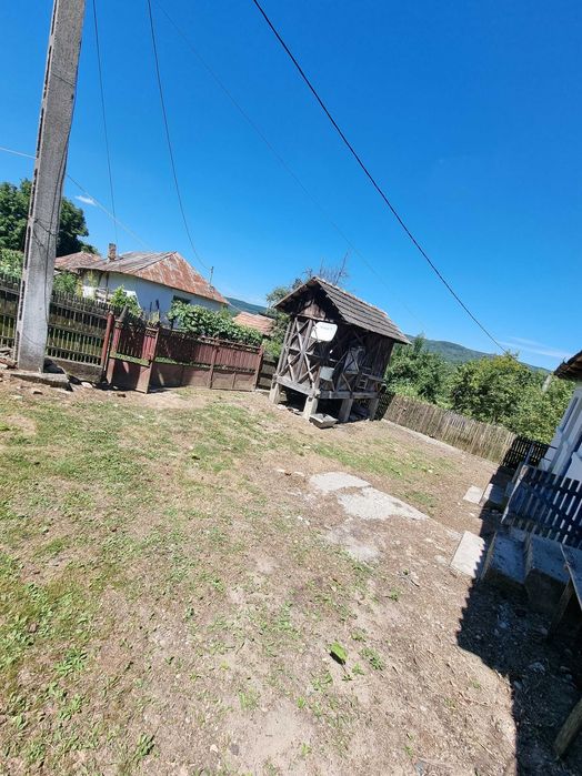Vând casă + teren la pret de garsonieră