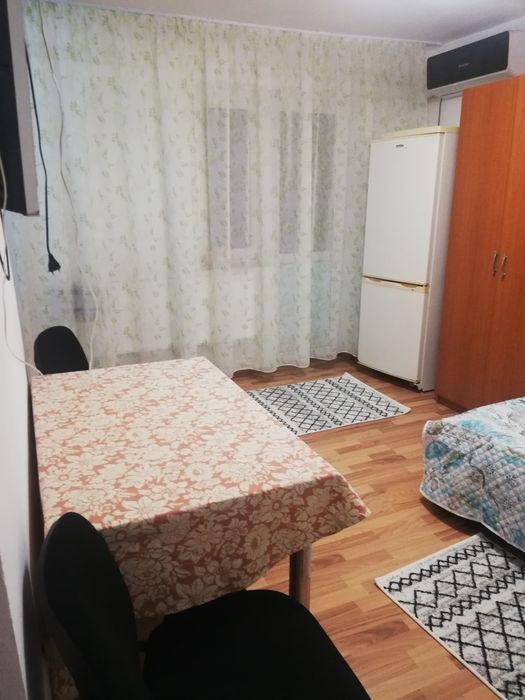 Închiriez garsonieră