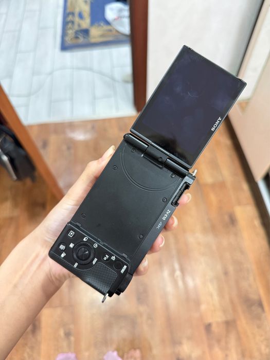 Sony Zv e-10  продам