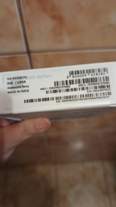 Vând telefon nou
