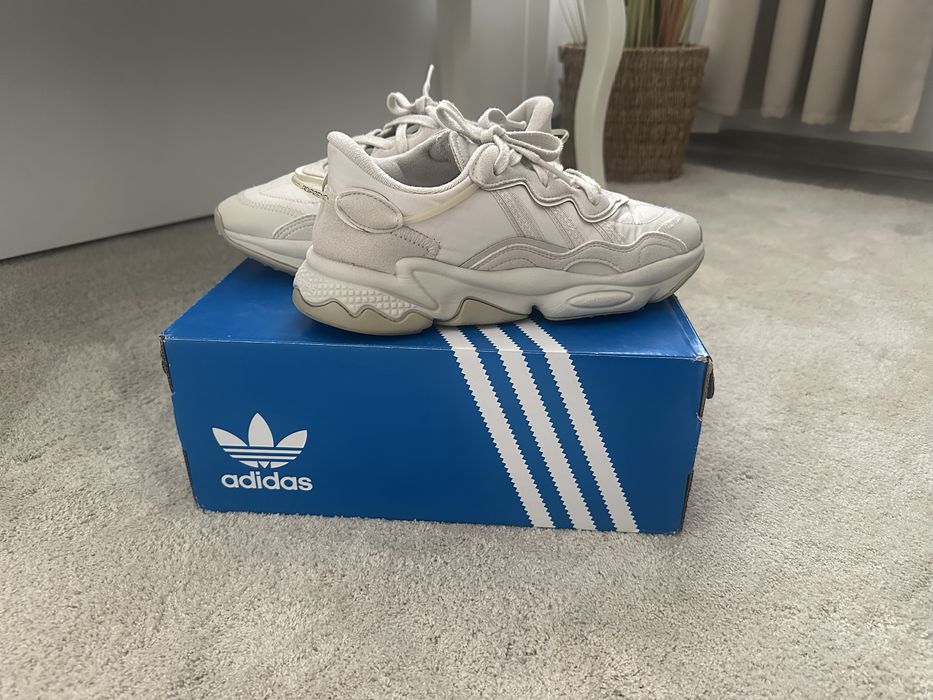 Adidasi Adidas .