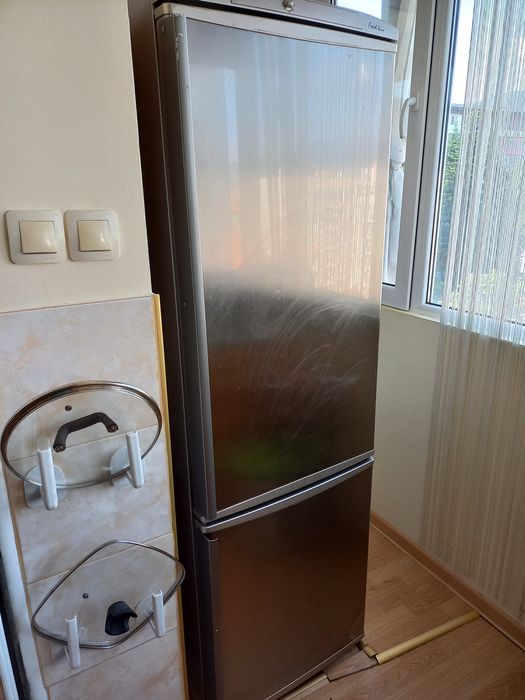 Хладилник малък и голям