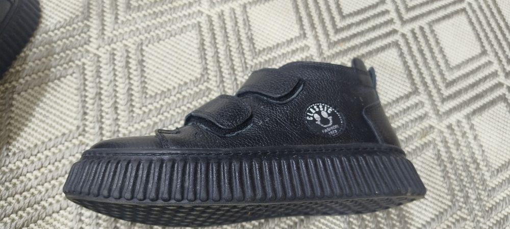 Продаются кожаные ботинки